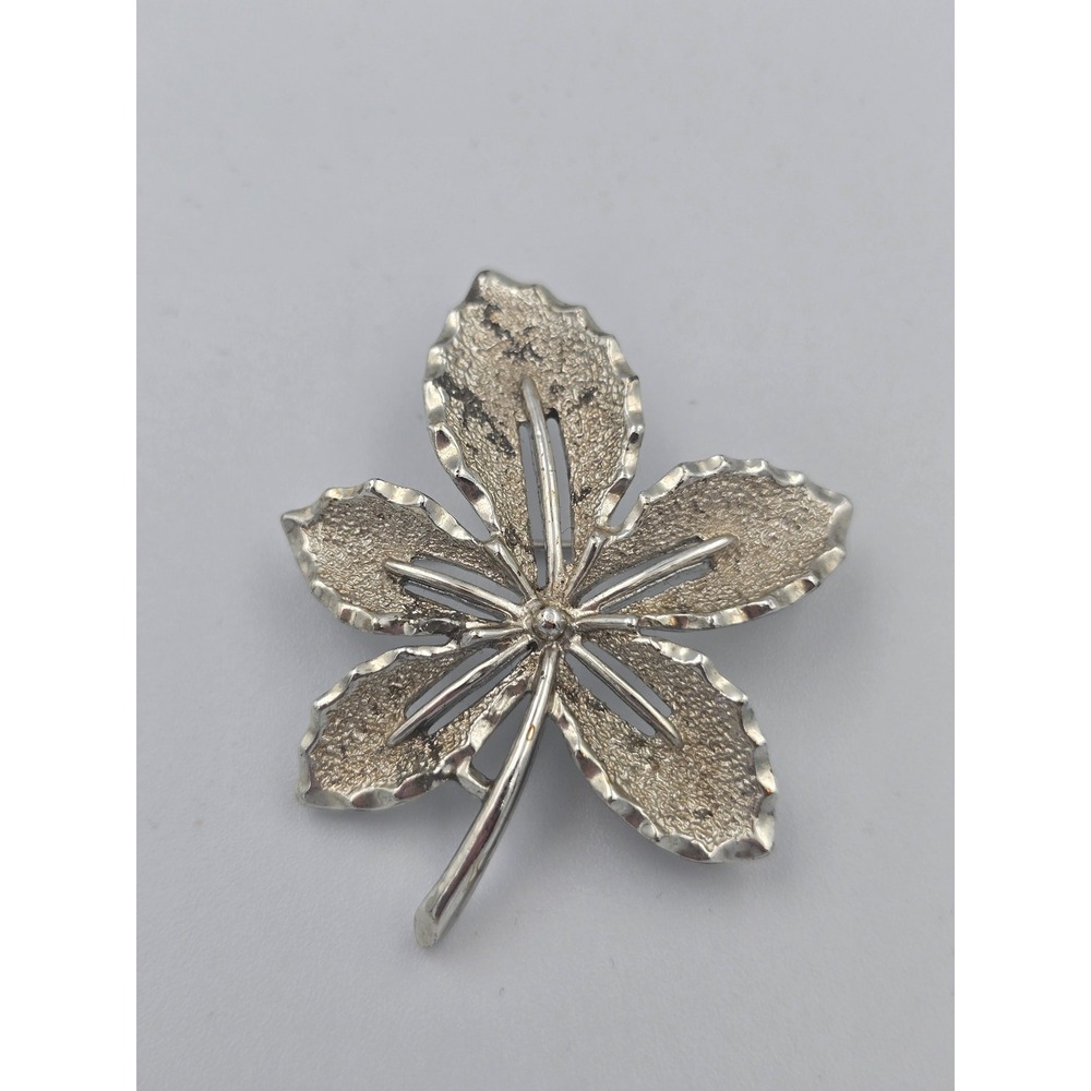 Vintage Sarah Coventry Silver Tone Textured Leaf Brooch Pin Costume Jewelry - Picture 3 of 6